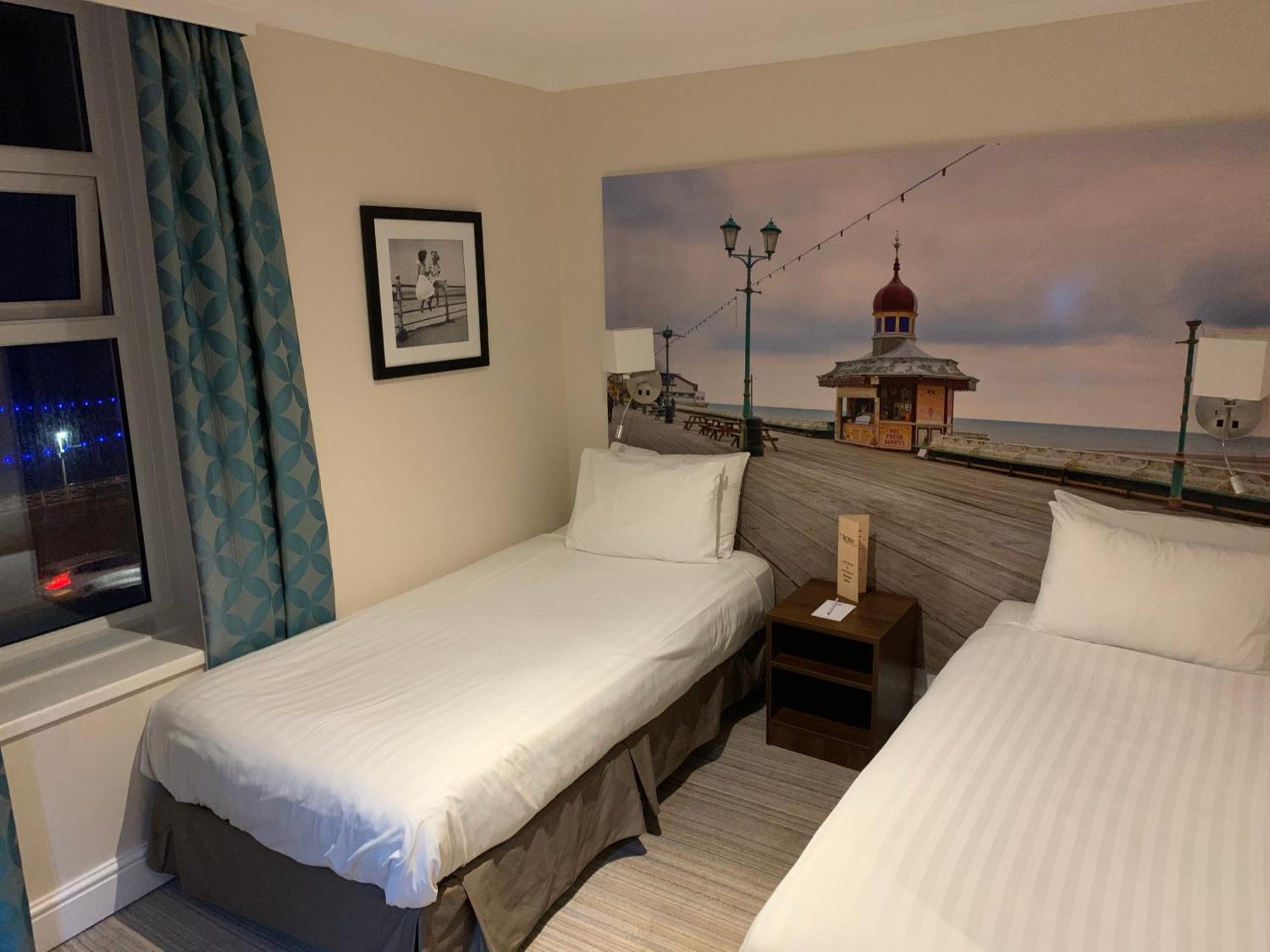 Best Western Carlton Hotel Блэкпул Номер фото