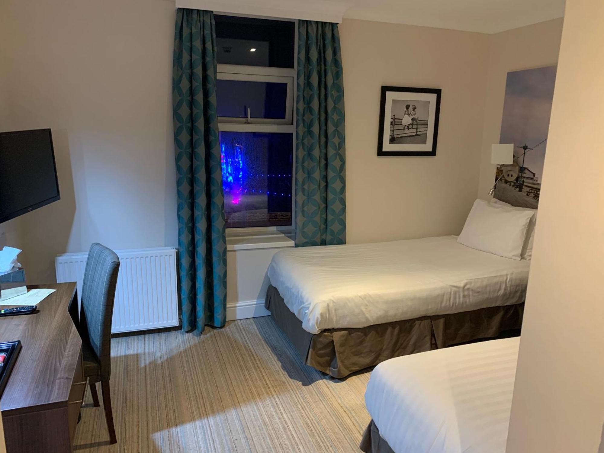 Best Western Carlton Hotel Блэкпул Номер фото